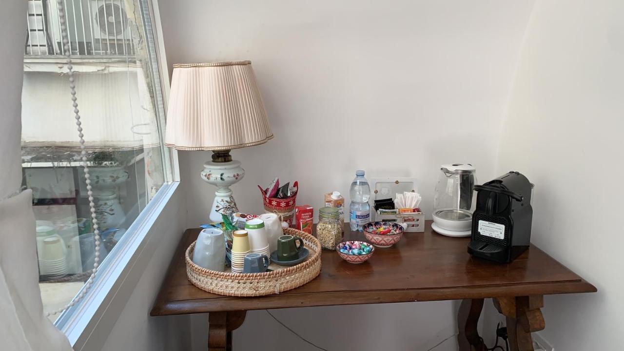 Ferrandina1 Guest House เนเปิลส์ ภายนอก รูปภาพ